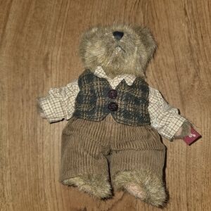 Russ Berrie Vintage Collection teddy bear named Gordon.